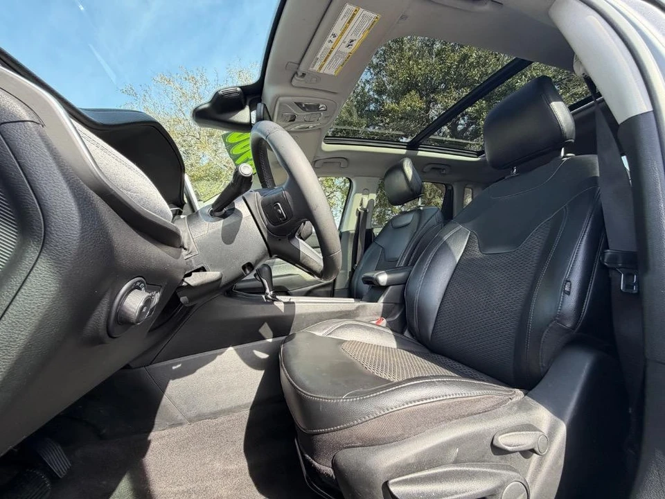 2022 Jeep Compass - Image 9 of 21