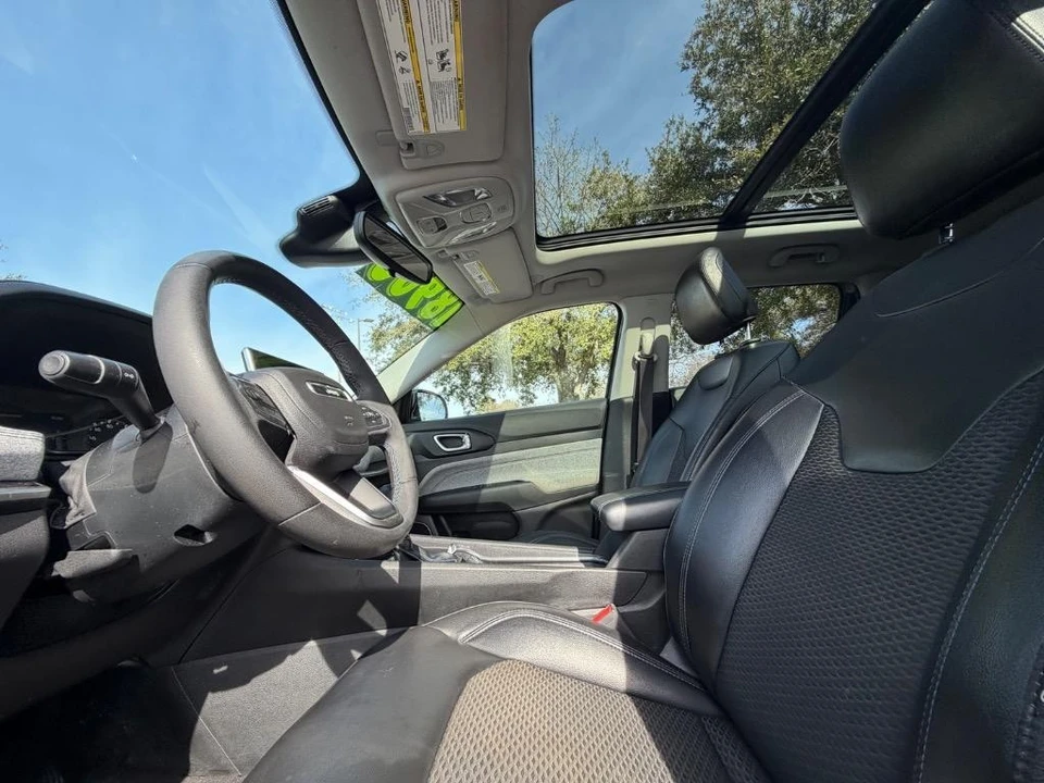 2022 Jeep Compass - Image 11 of 21