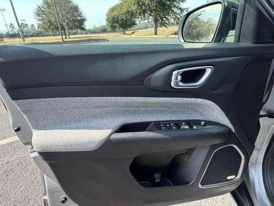 2022 Jeep Compass - Image 7 of 21