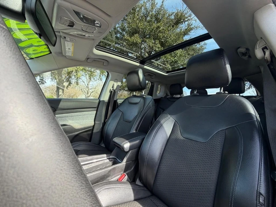 2022 Jeep Compass - Image 13 of 21