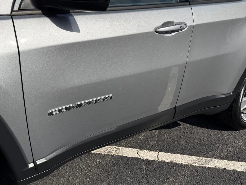 2022 Jeep Compass - Image 3 of 21