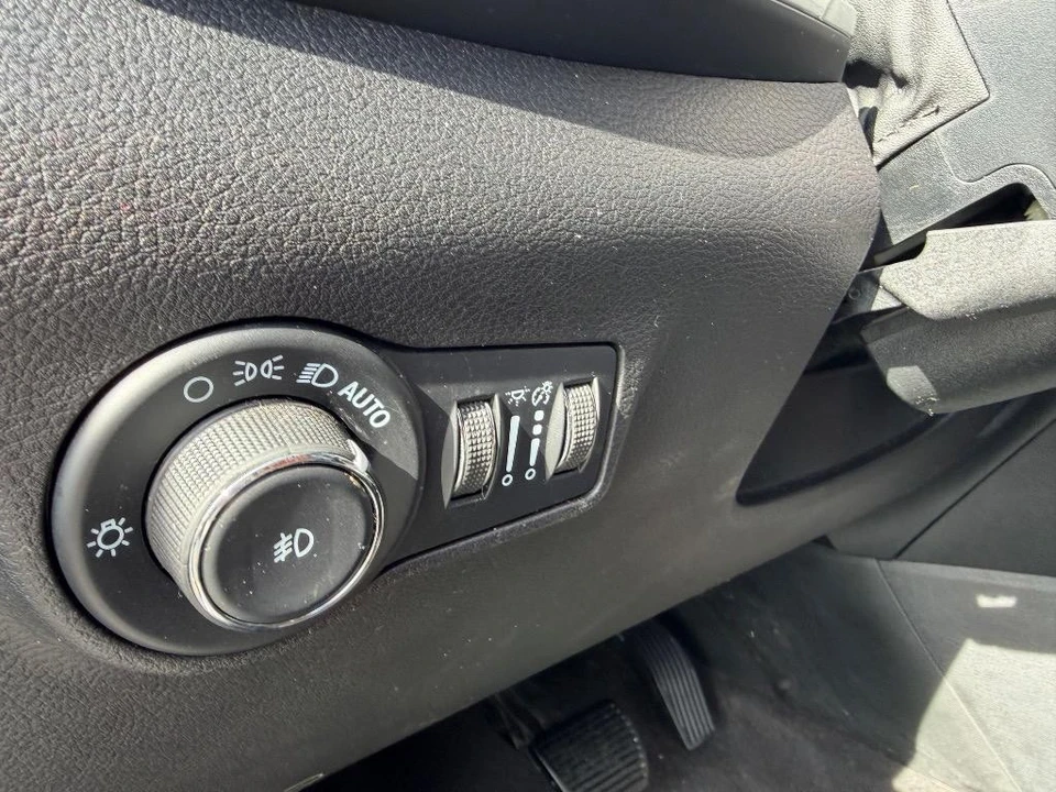 2022 Jeep Compass - Image 14 of 21