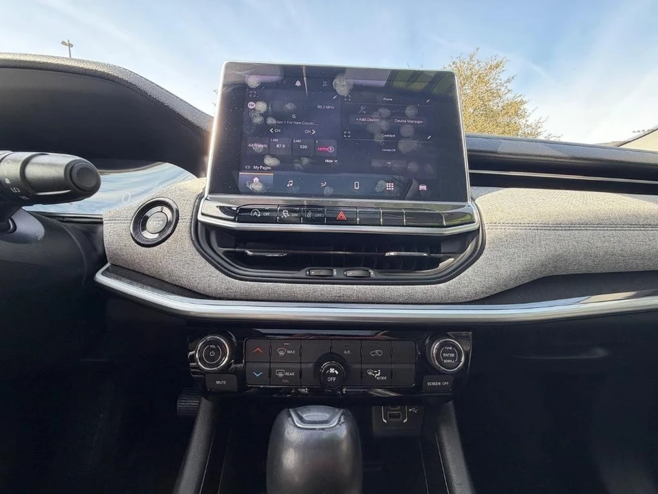 2022 Jeep Compass - Image 18 of 21