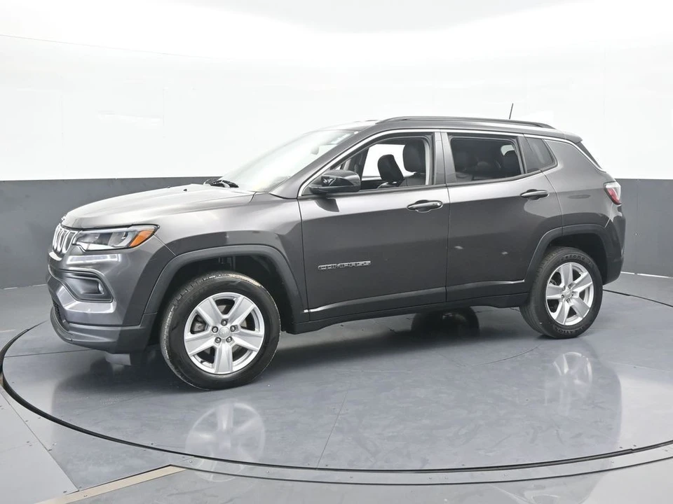 2022 Jeep Compass - Image 2 of 12
