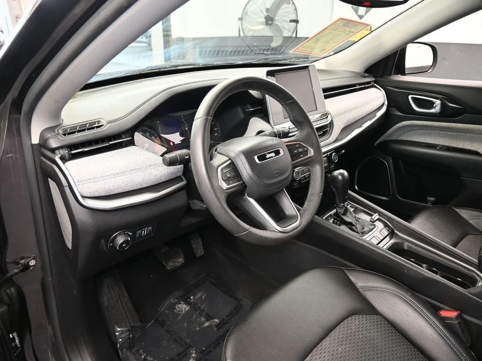 2022 Jeep Compass - Image 10 of 12