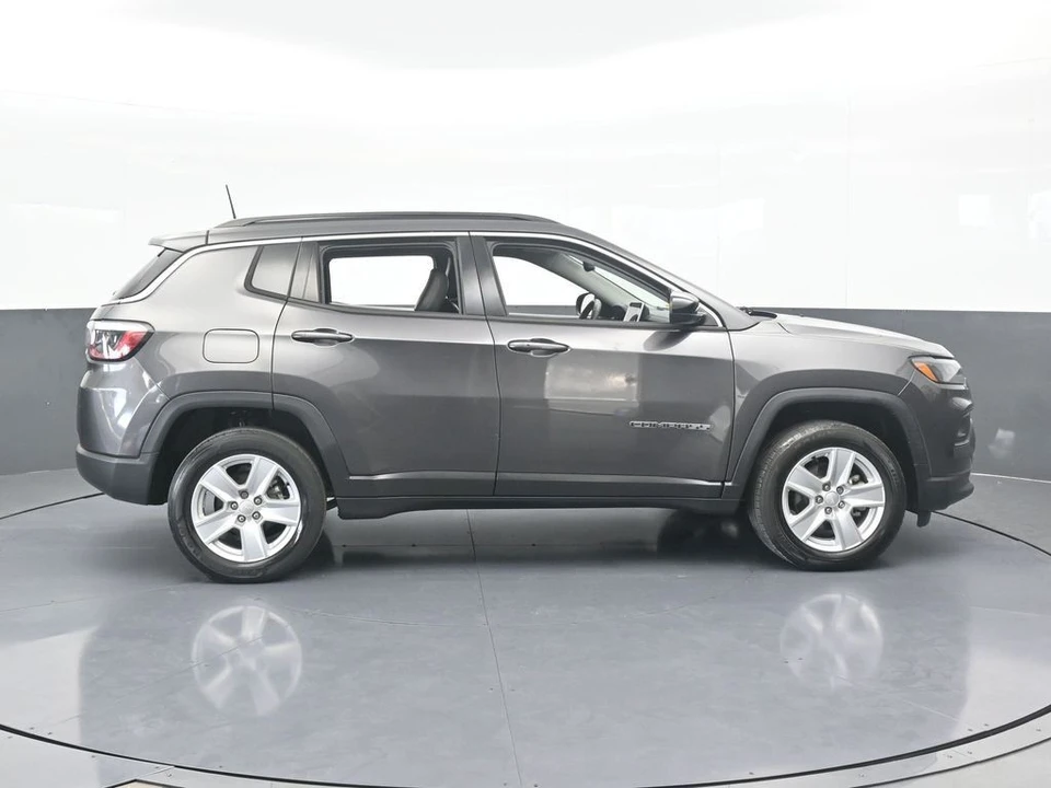2022 Jeep Compass - Image 7 of 12
