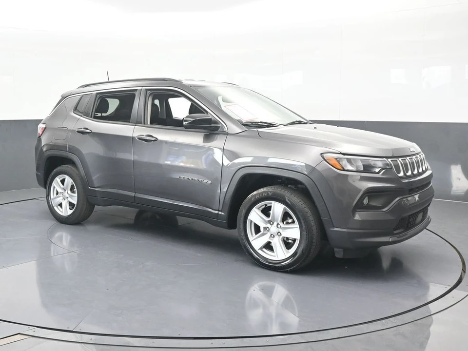 2022 Jeep Compass - Image 8 of 12