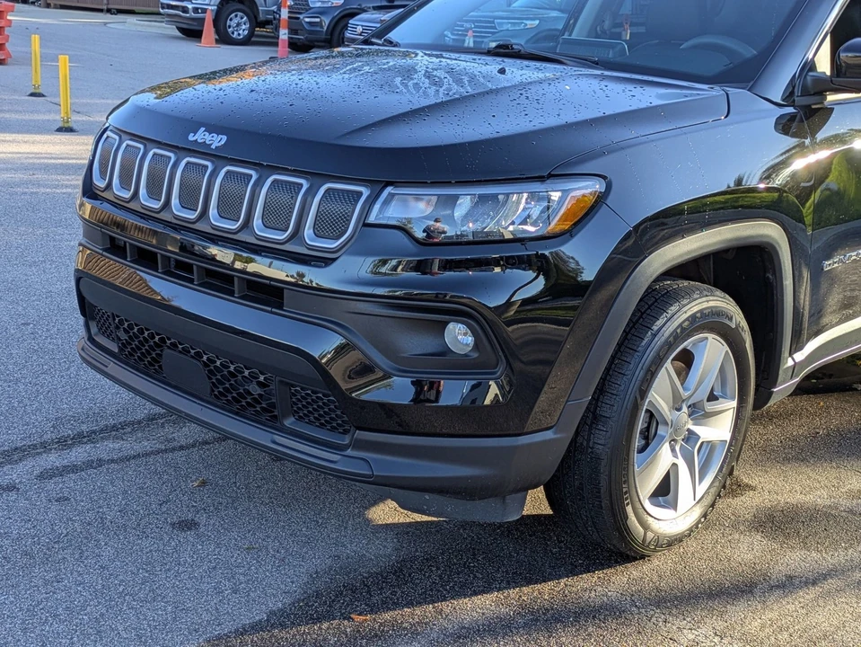 2022 Jeep Compass - Image 10 of 21