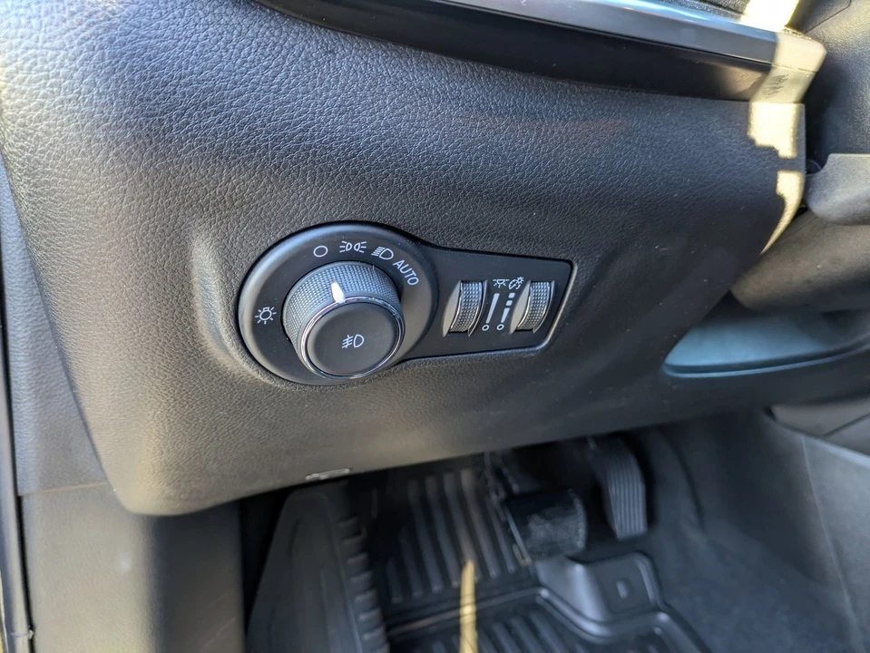 2022 Jeep Compass - Image 17 of 21