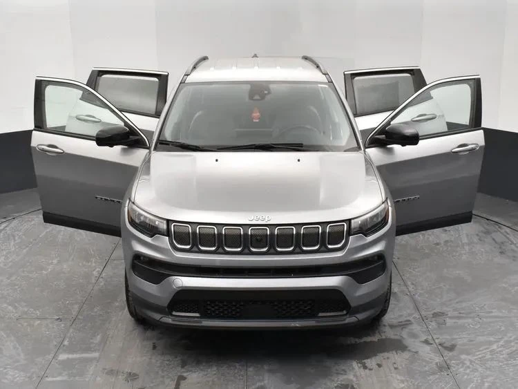 2022 Jeep Compass - Image 10 of 12