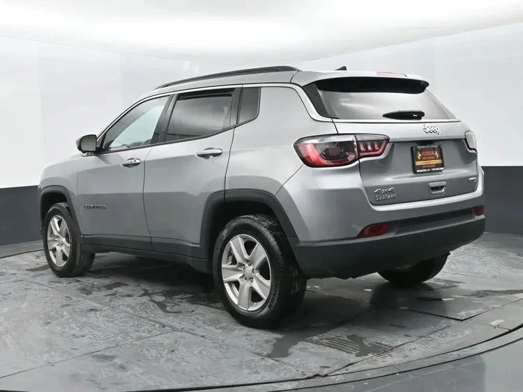 2022 Jeep Compass - Image 9 of 12