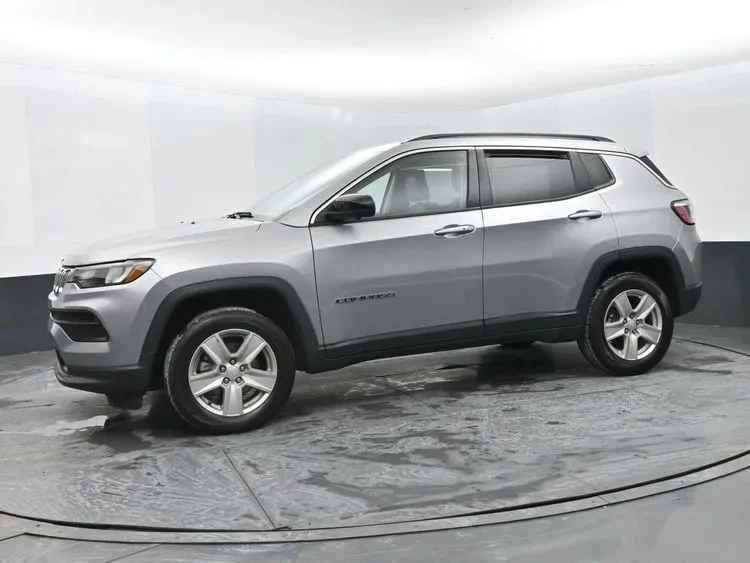 2022 Jeep Compass - Image 5 of 12