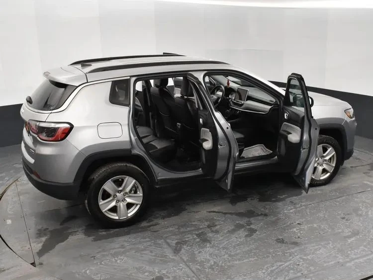 2022 Jeep Compass - Image 6 of 12