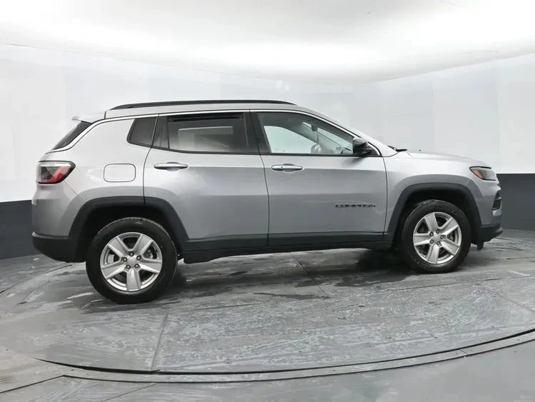 2022 Jeep Compass - Image 4 of 12