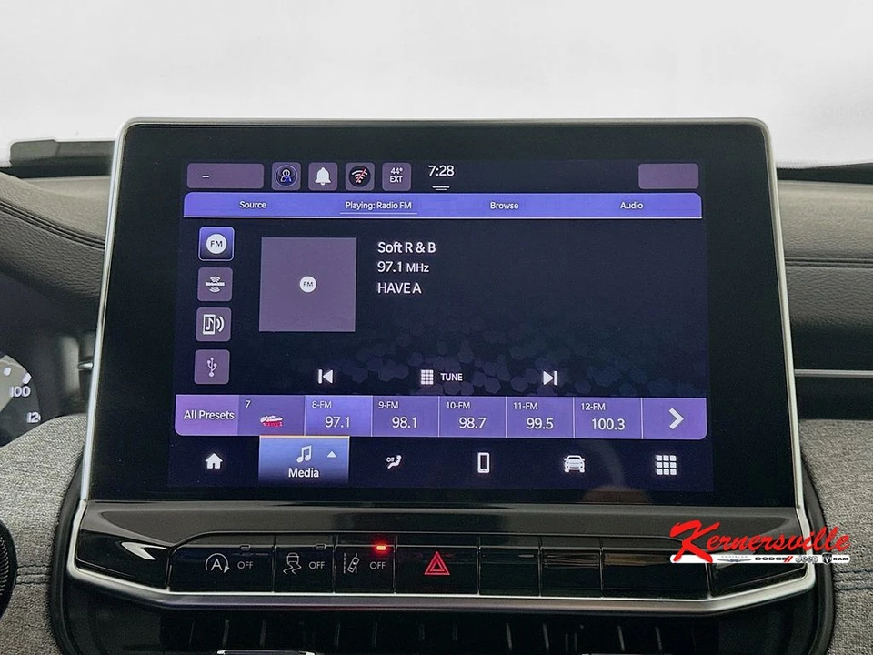 2022 Jeep Compass - Image 17 of 21