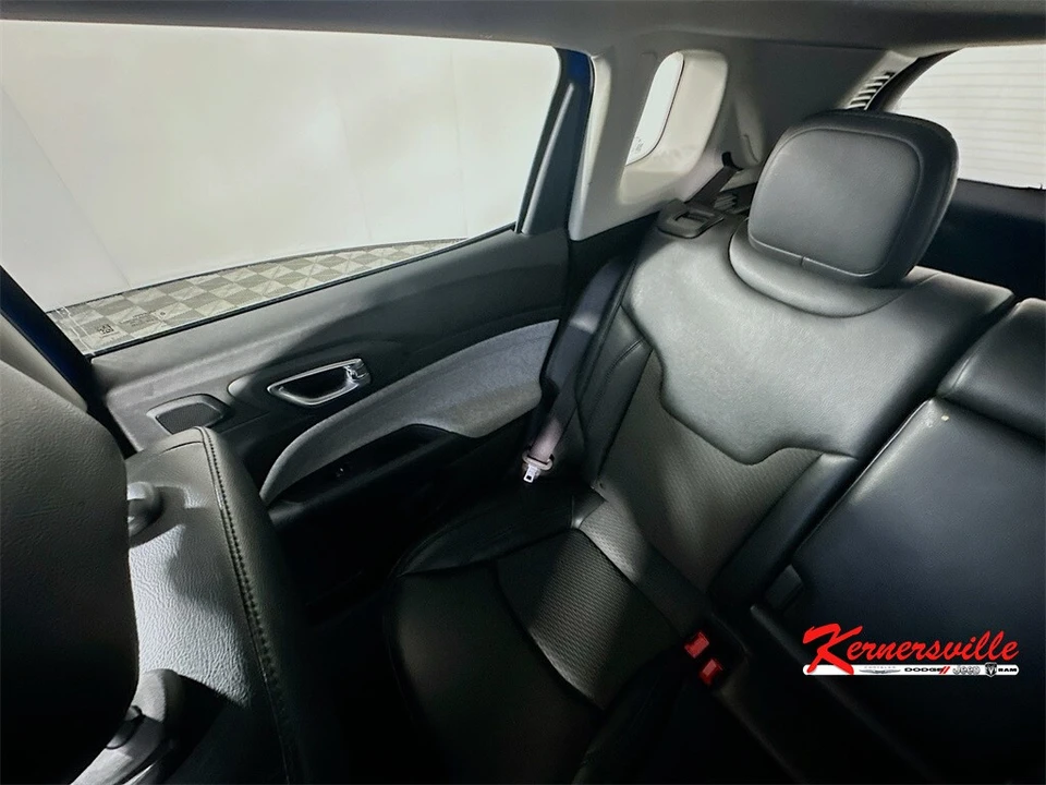 2022 Jeep Compass - Image 12 of 21
