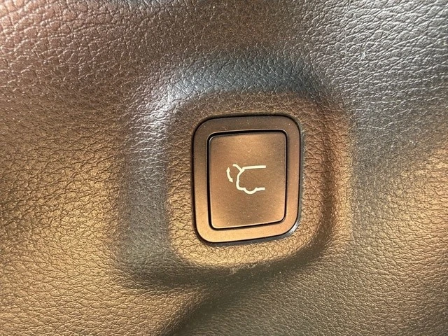 2022 Jeep Compass - Image 16 of 21