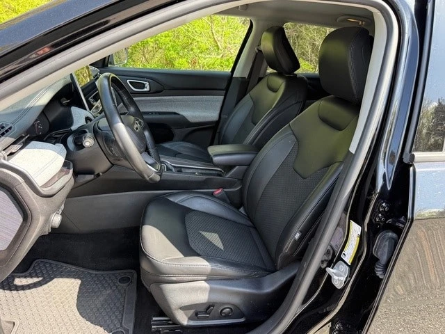2022 Jeep Compass - Image 11 of 21