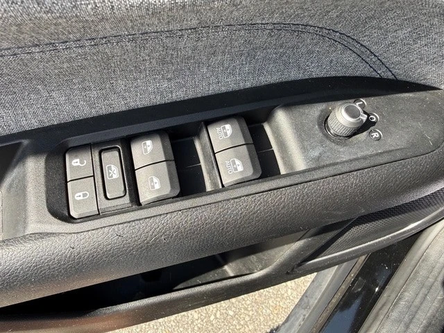 2022 Jeep Compass - Image 12 of 21