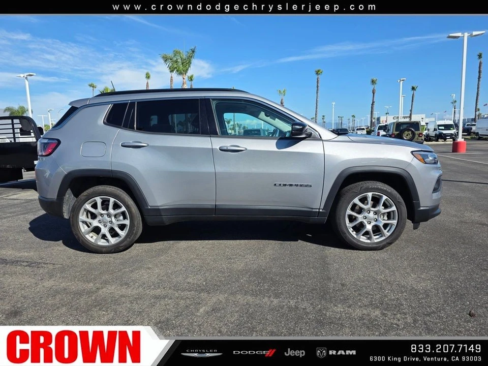 2022 Jeep Compass - Image 2 of 8