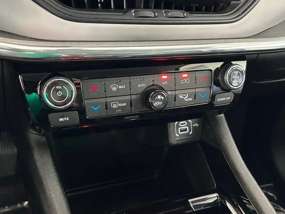 2022 Jeep Compass - Image 10 of 12