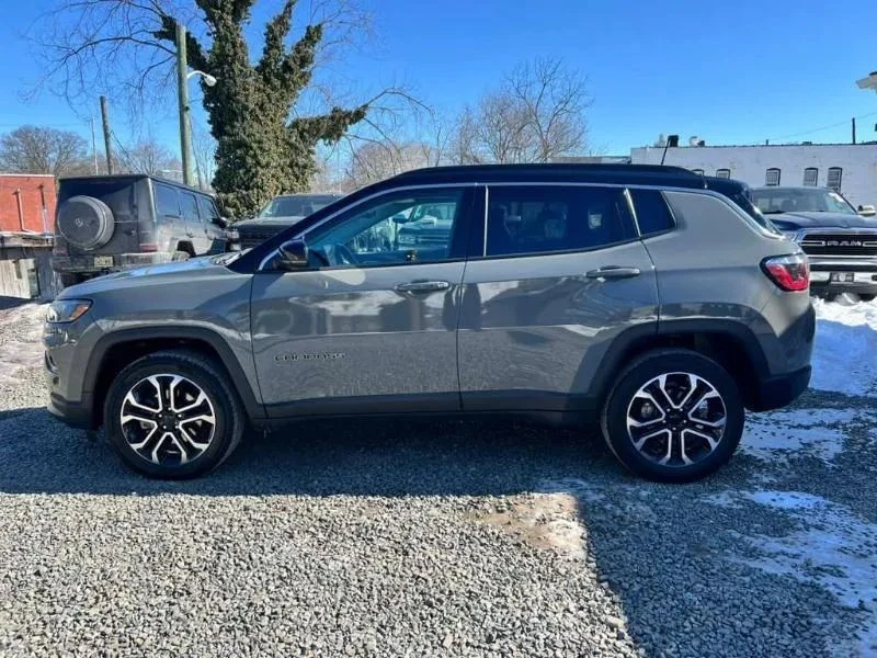 2022 Jeep Compass - Image 8 of 12