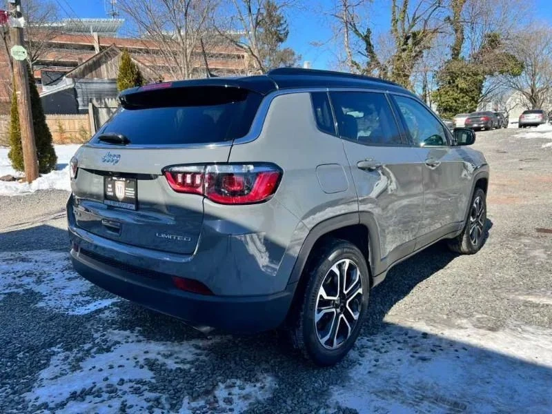 2022 Jeep Compass - Image 5 of 12