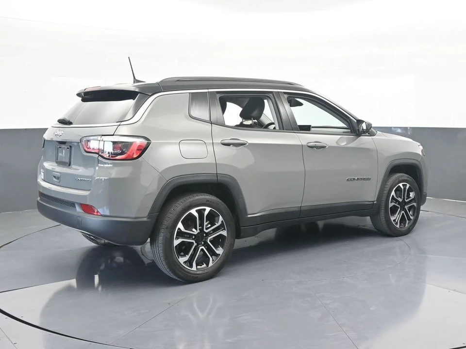 2022 Jeep Compass - Image 6 of 12