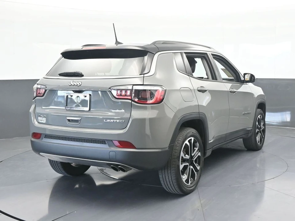 2022 Jeep Compass - Image 5 of 12