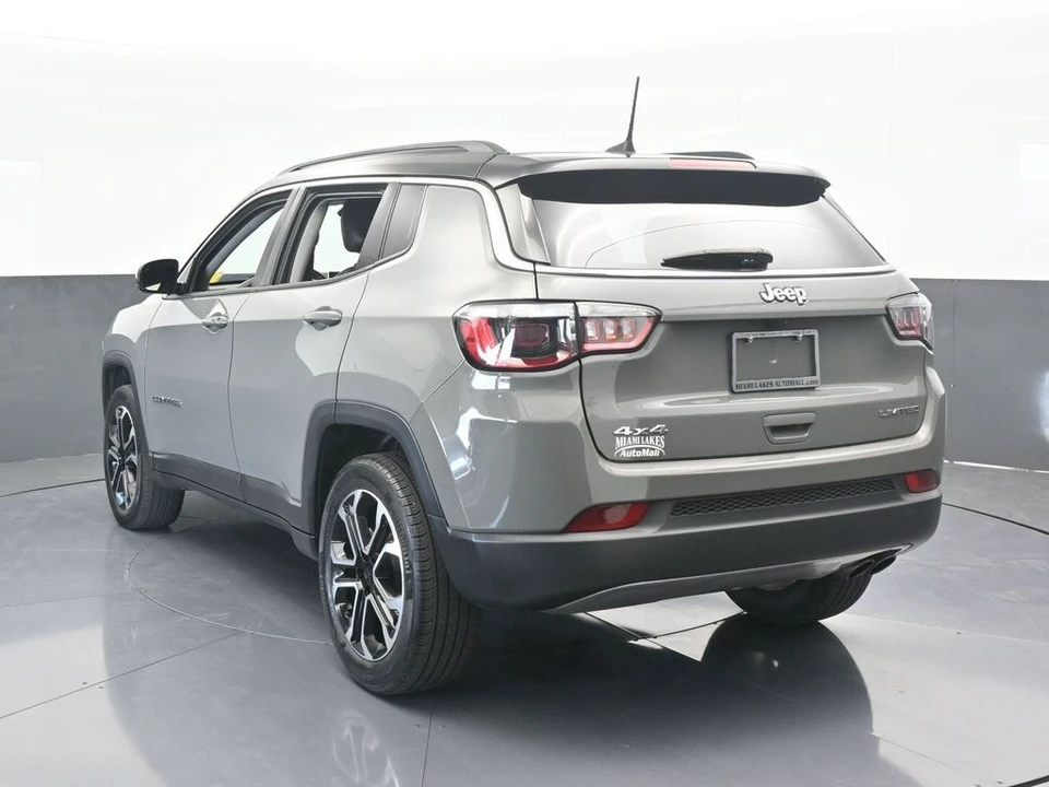 2022 Jeep Compass - Image 4 of 12