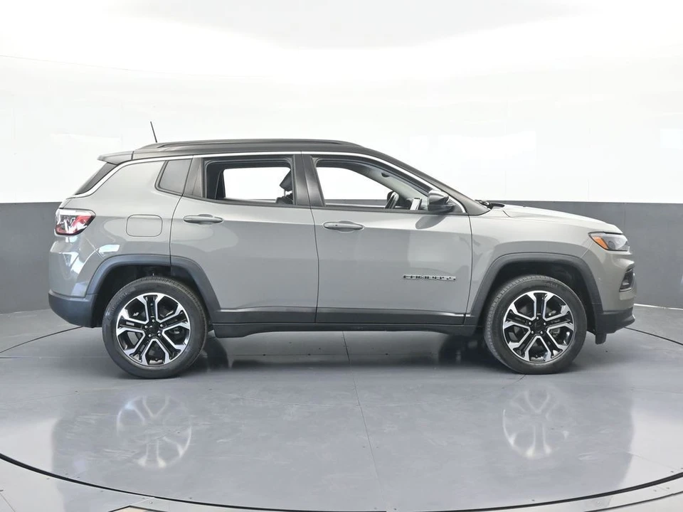 2022 Jeep Compass - Image 7 of 12