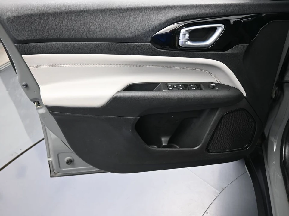 2022 Jeep Compass - Image 12 of 12