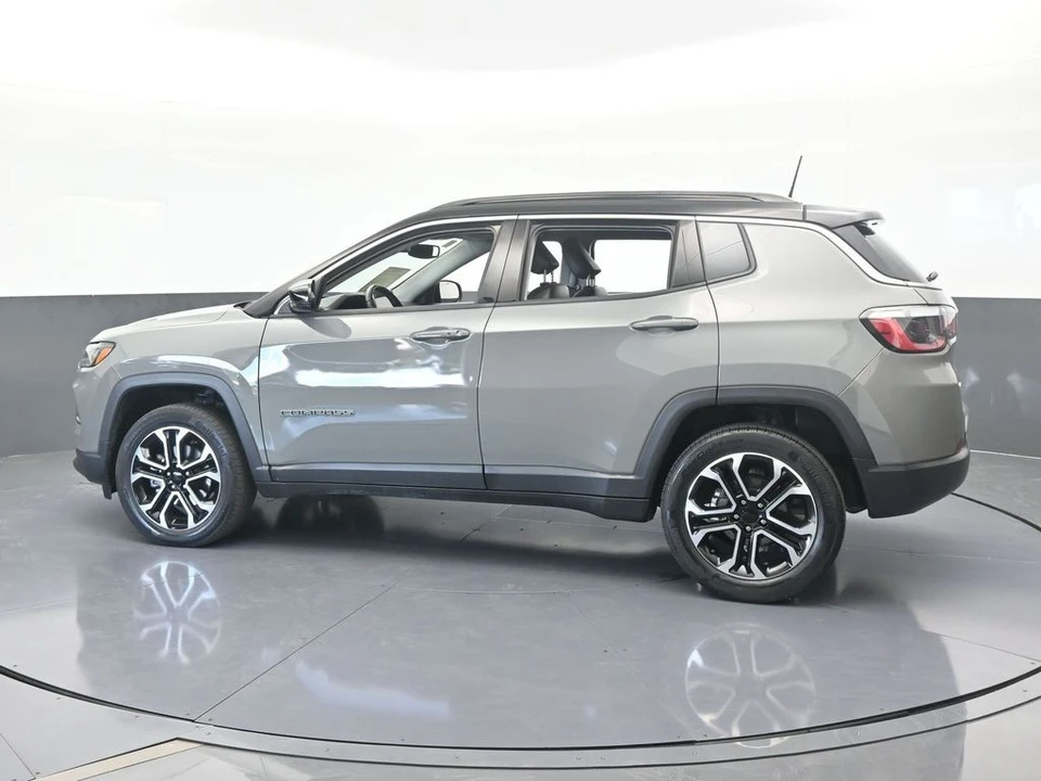 2022 Jeep Compass - Image 3 of 12
