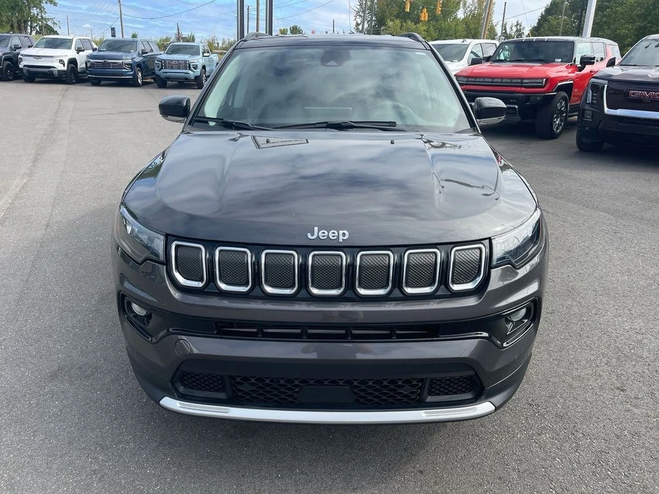 2022 Jeep Compass - Image 8 of 21