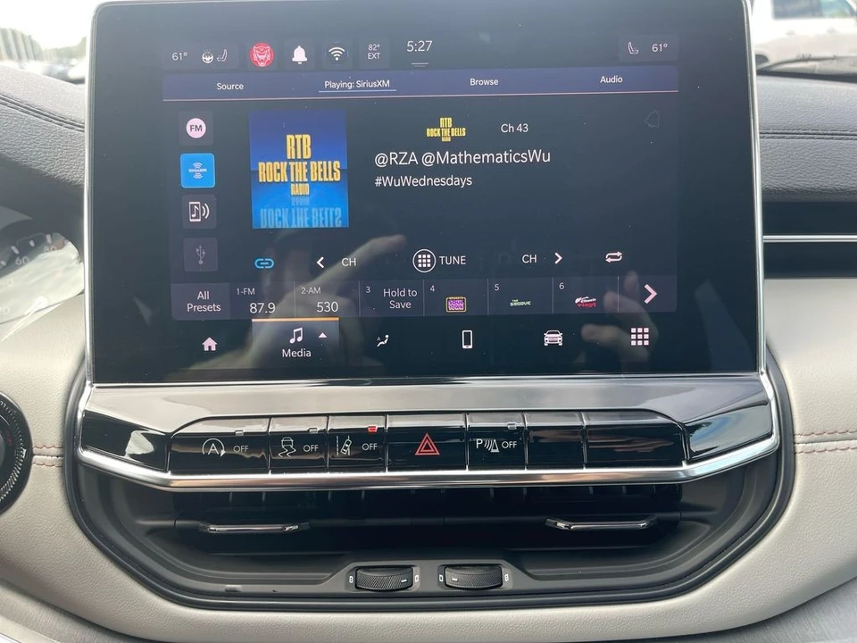2022 Jeep Compass - Image 17 of 21