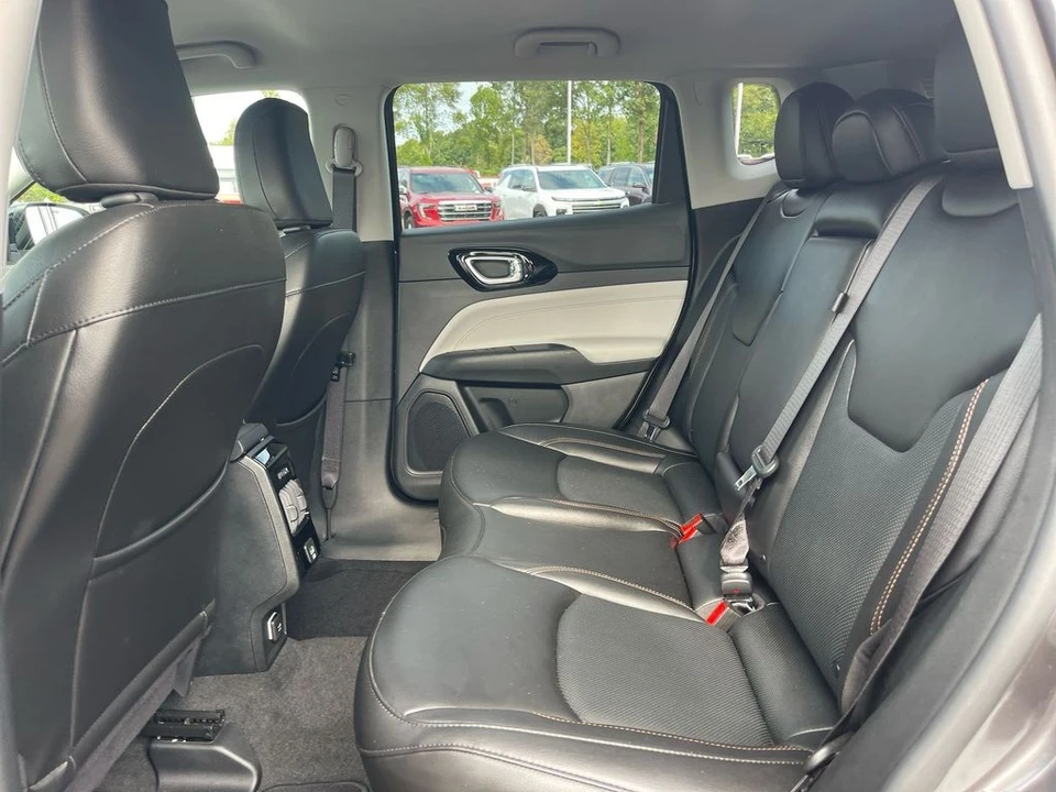 2022 Jeep Compass - Image 11 of 21