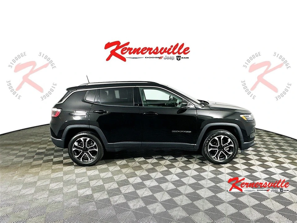 2022 Jeep Compass - Image 8 of 12