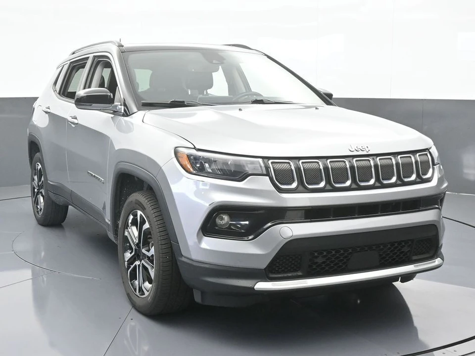 2022 Jeep Compass - Image 9 of 12