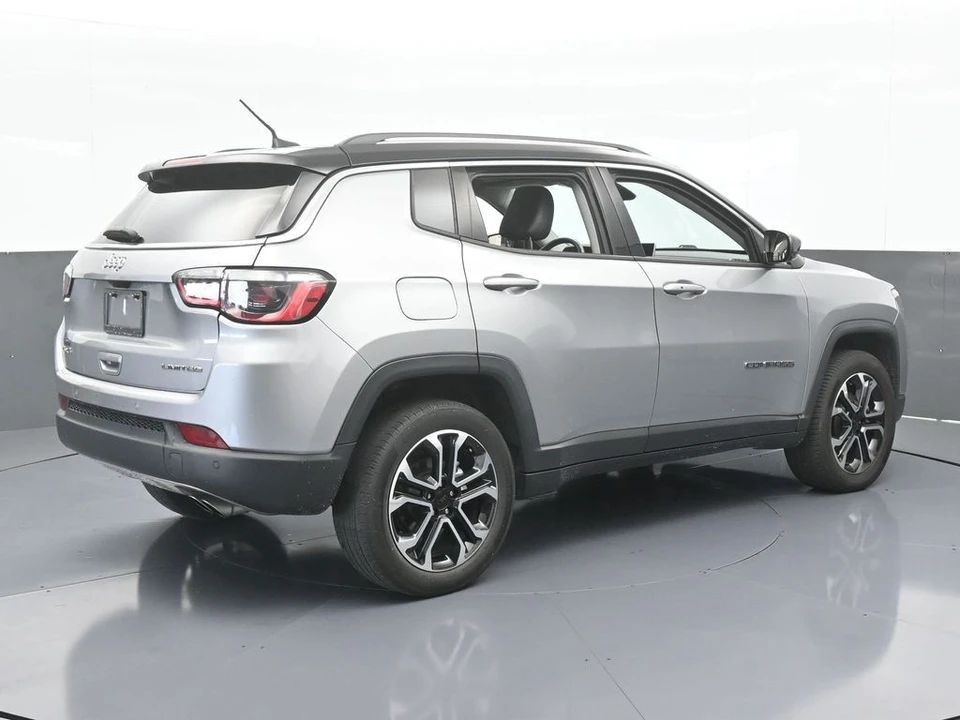 2022 Jeep Compass - Image 6 of 12