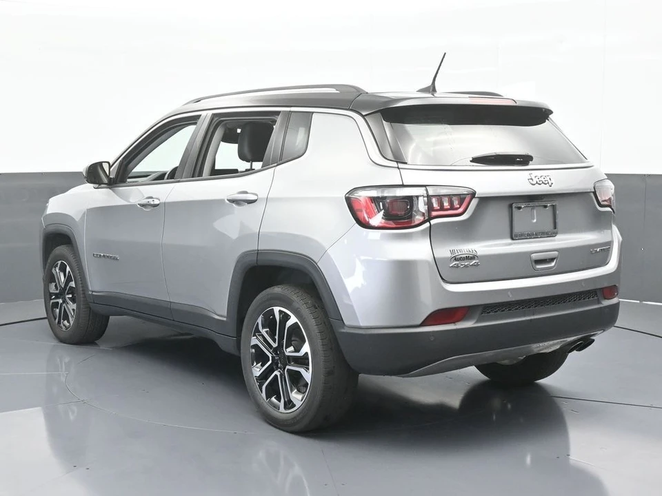 2022 Jeep Compass - Image 4 of 12