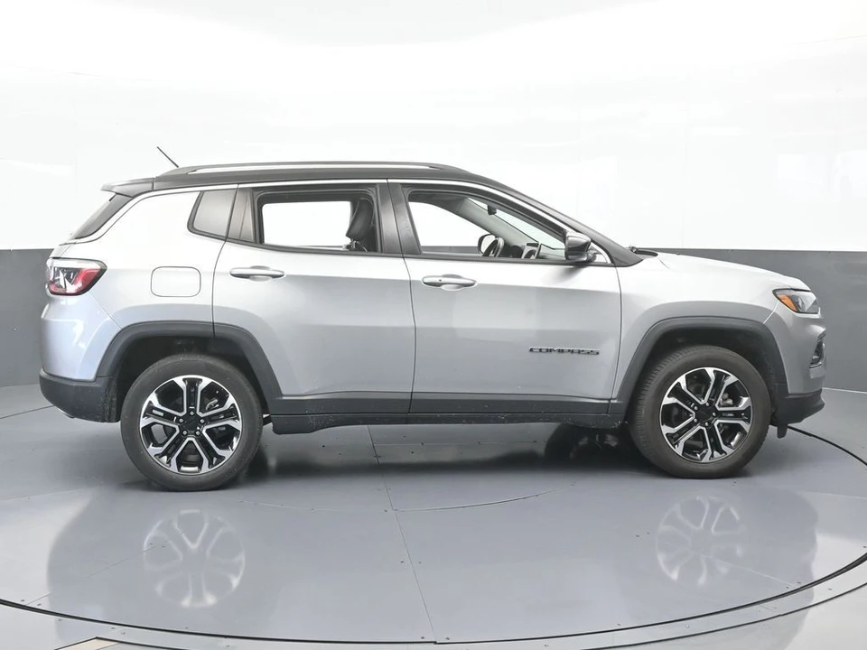 2022 Jeep Compass - Image 7 of 12