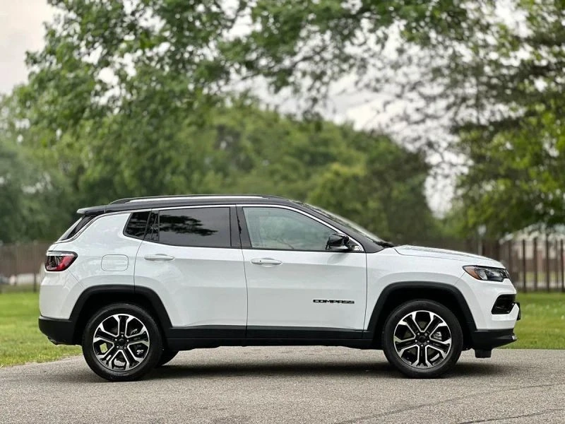 2022 Jeep Compass - Image 8 of 12