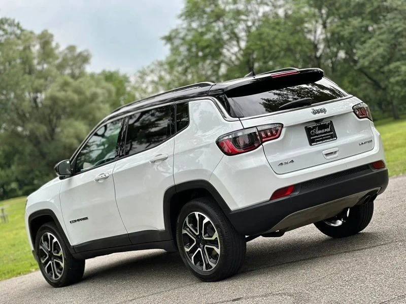 2022 Jeep Compass - Image 5 of 12