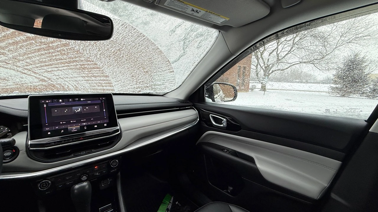 2022 Jeep Compass - Image 18 of 21