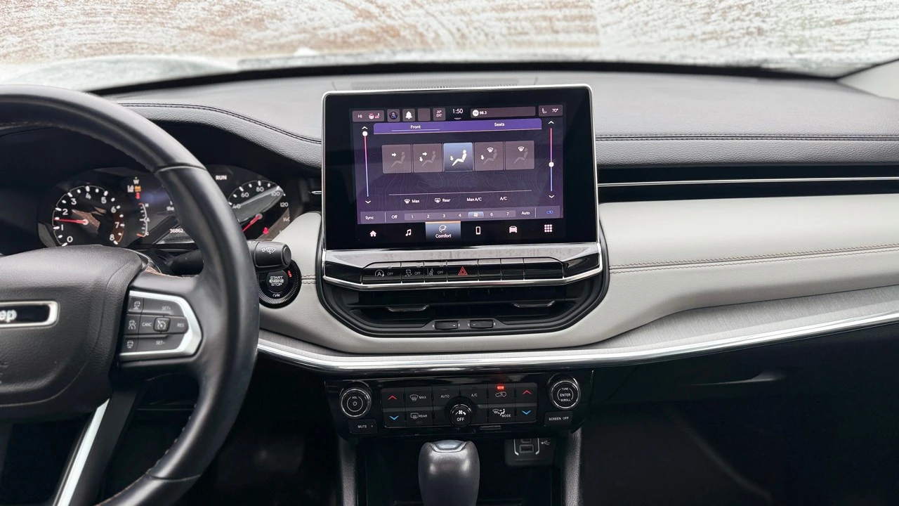 2022 Jeep Compass - Image 16 of 21