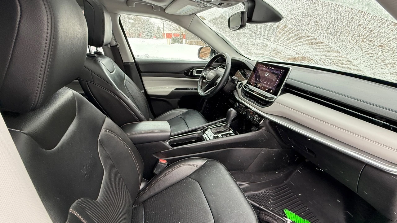 2022 Jeep Compass - Image 11 of 21
