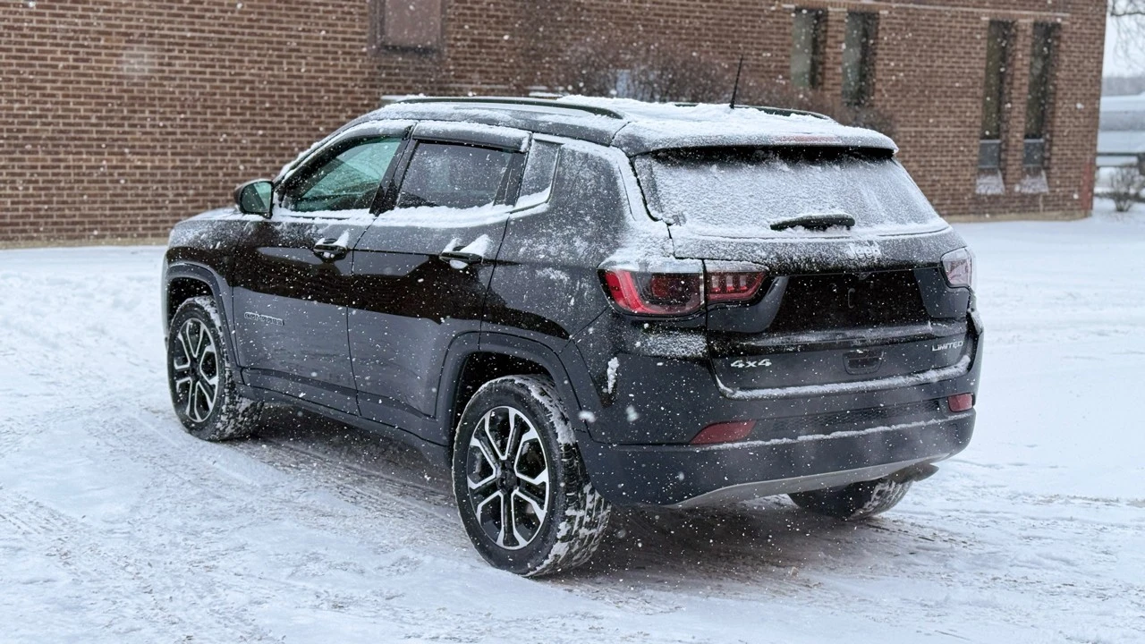 2022 Jeep Compass - Image 5 of 21