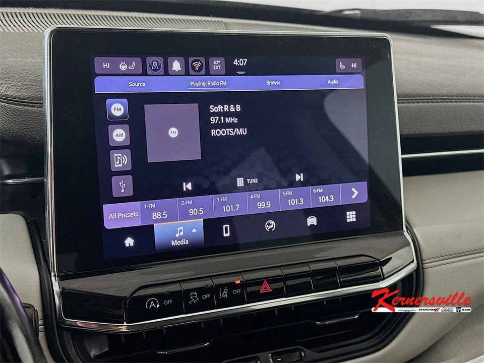 2022 Jeep Compass - Image 17 of 21