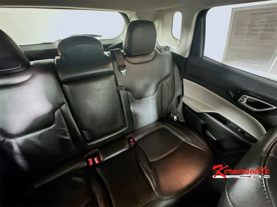 2022 Jeep Compass - Image 14 of 21