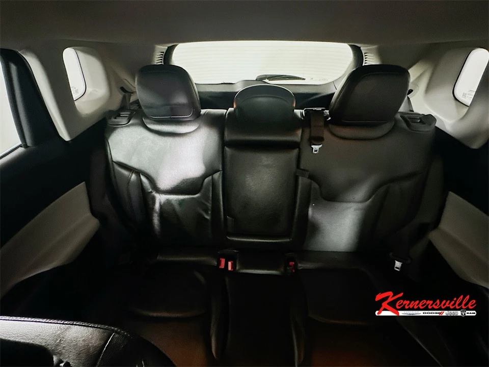 2022 Jeep Compass - Image 13 of 21